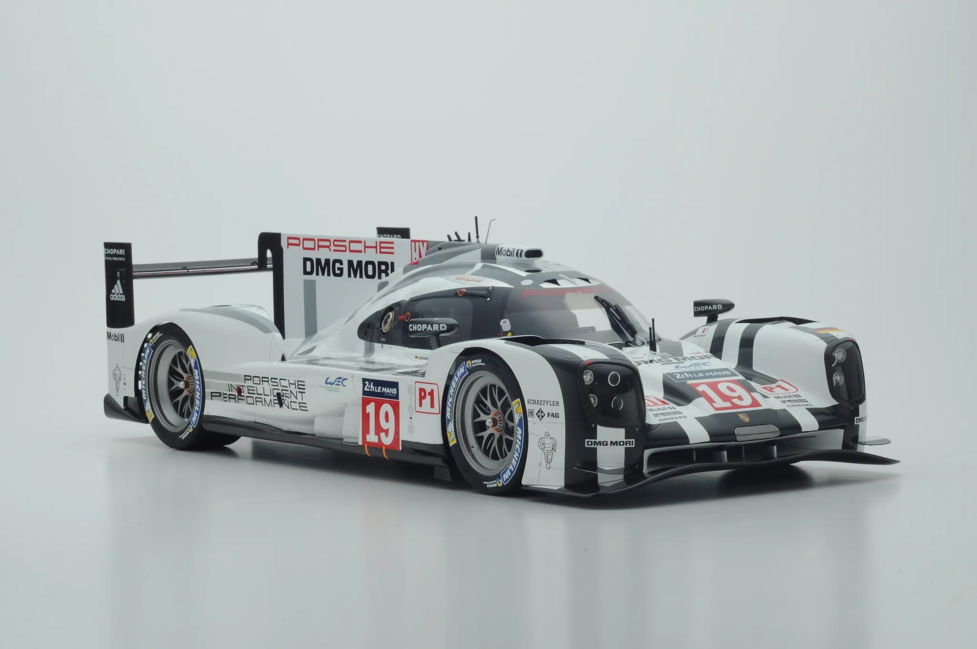Porsche 919 Hybrid n.19 LMP1 Vainqueur Le Mans 2015