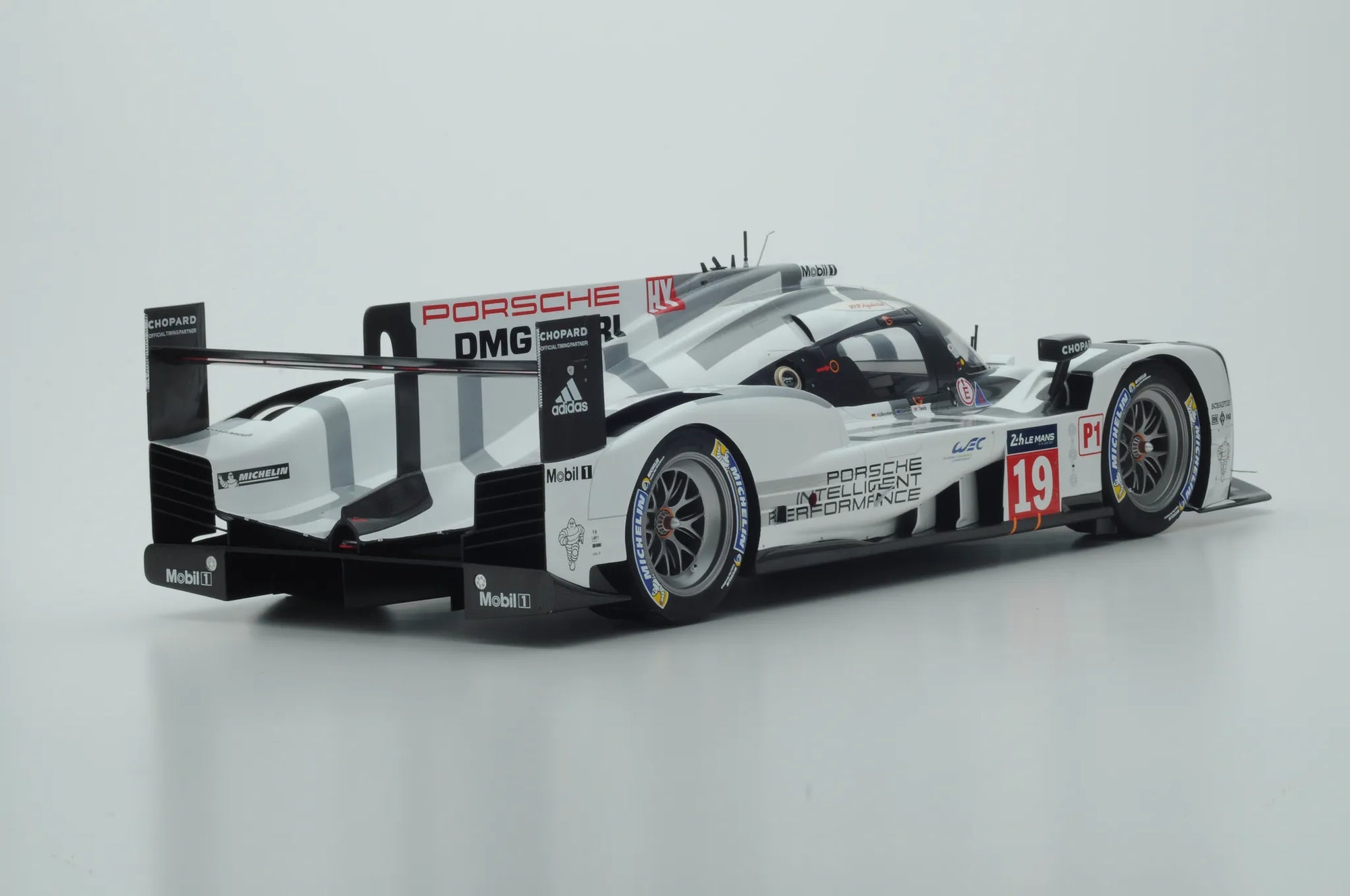 Porsche 919 Hybrid n.19 LMP1 Vainqueur Le Mans 2015
