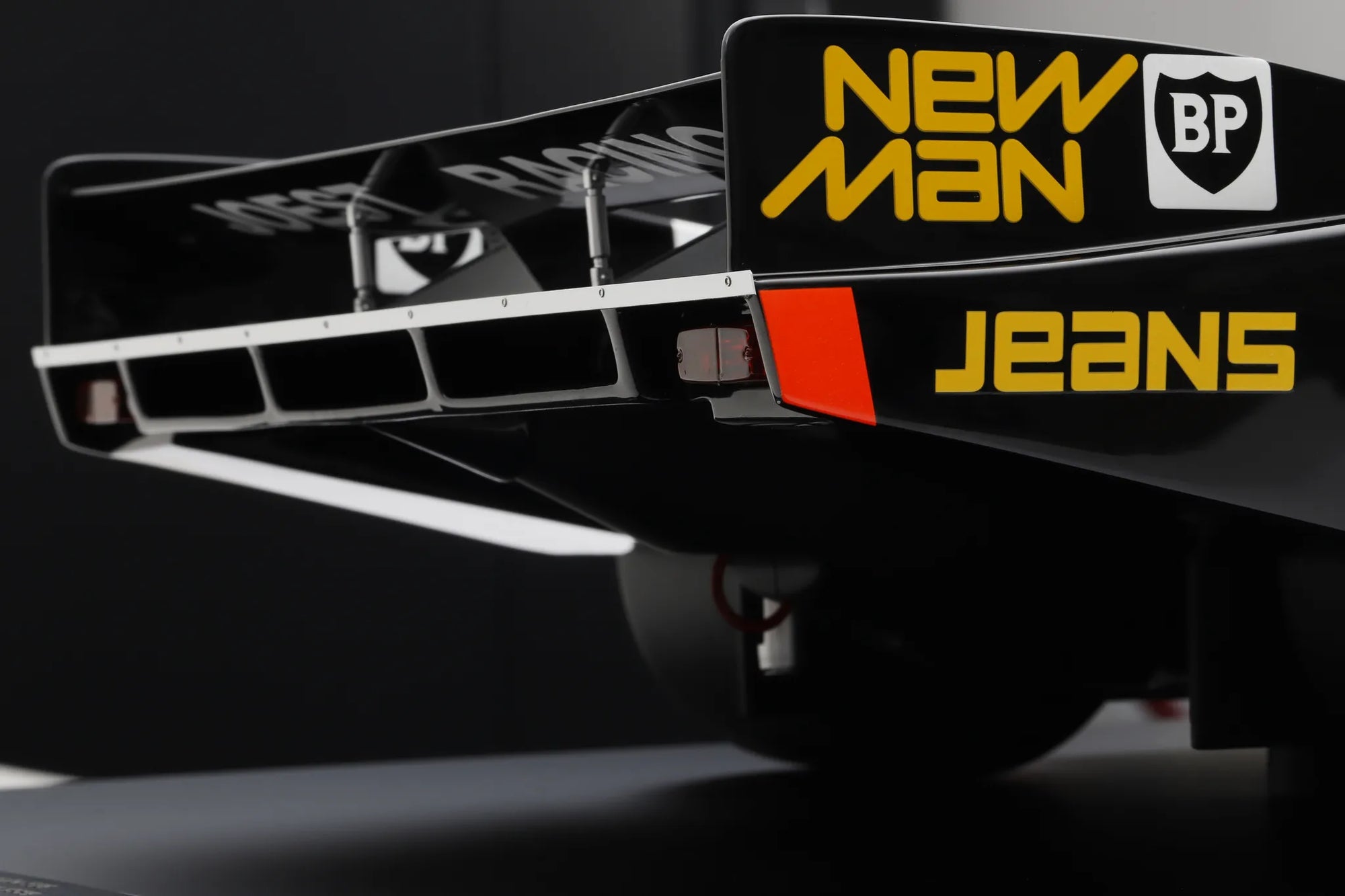 Porsche 956B No.7 Winner 24H Le Mans 1985 New-Man Joest Racing
