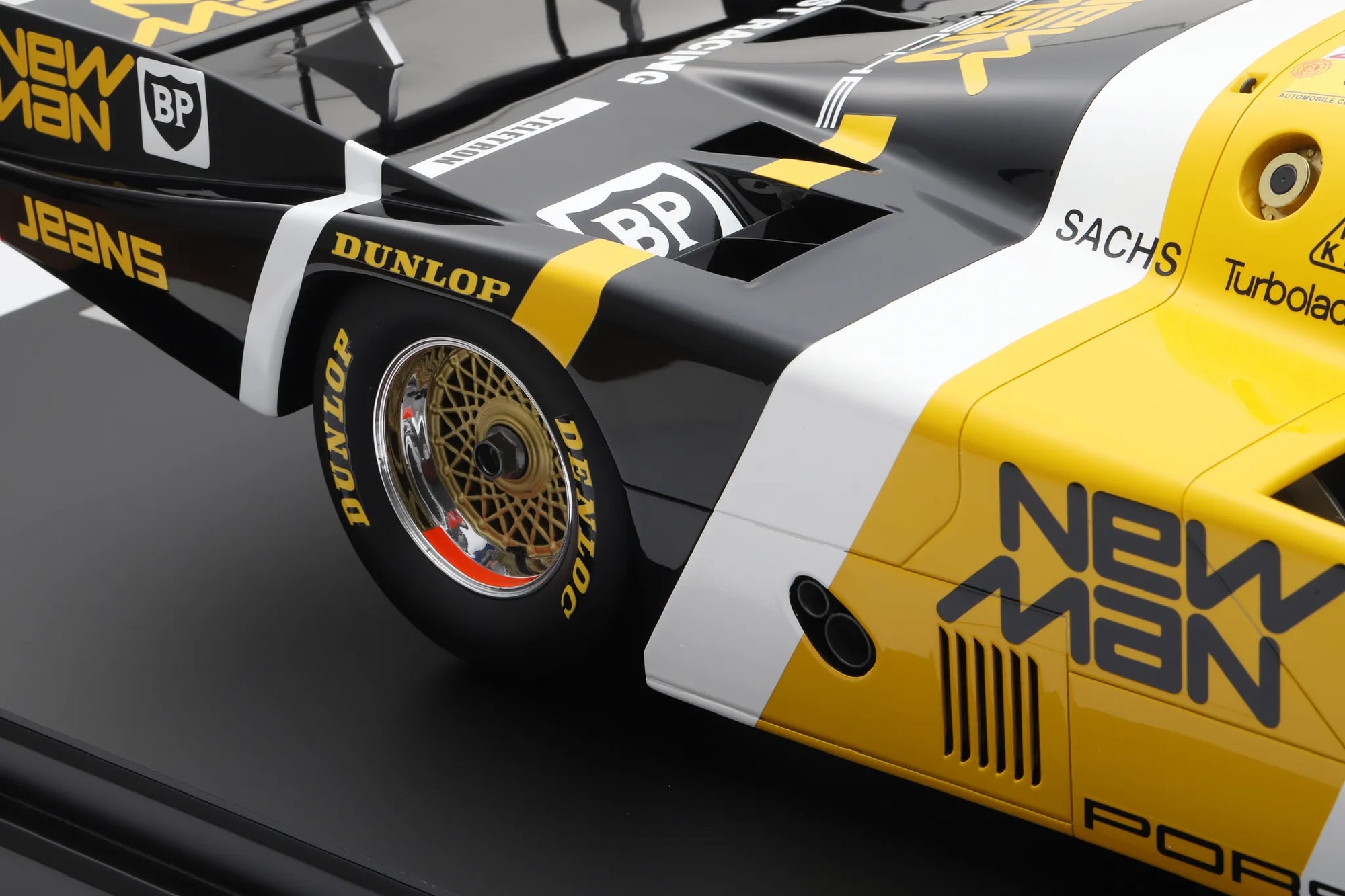 Porsche 956B No.7 Winner 24H Le Mans 1985 New-Man Joest Racing