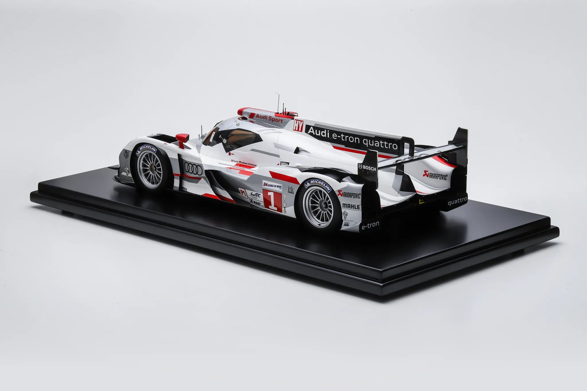 特価 Spark 1⁄18 アウディ R10TDI 2007 LM Winner - メルカリ