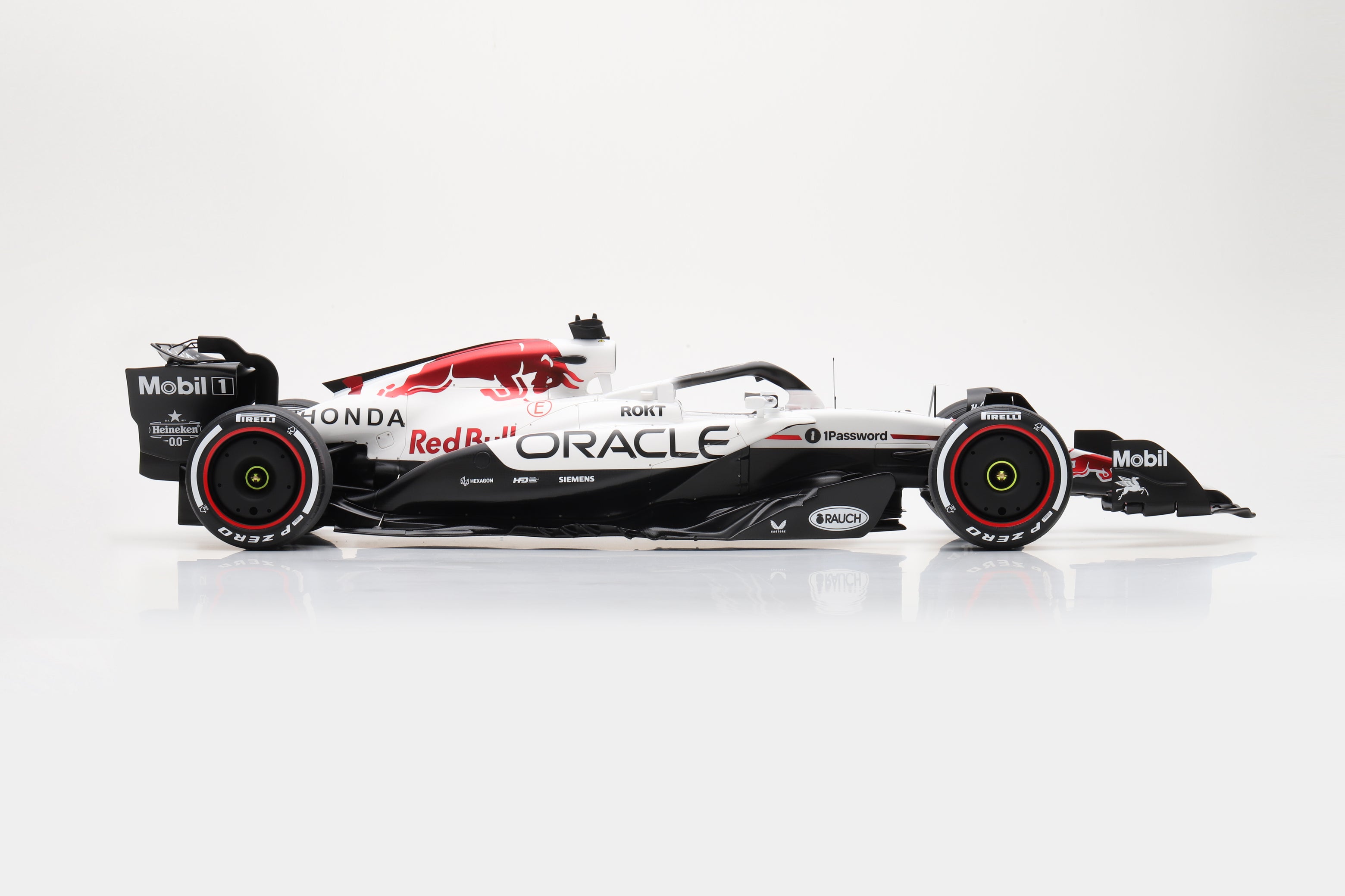 RED BULL RACING RB21 NO.1 ORACLE RED BULL RACING WINNER JAPANESE