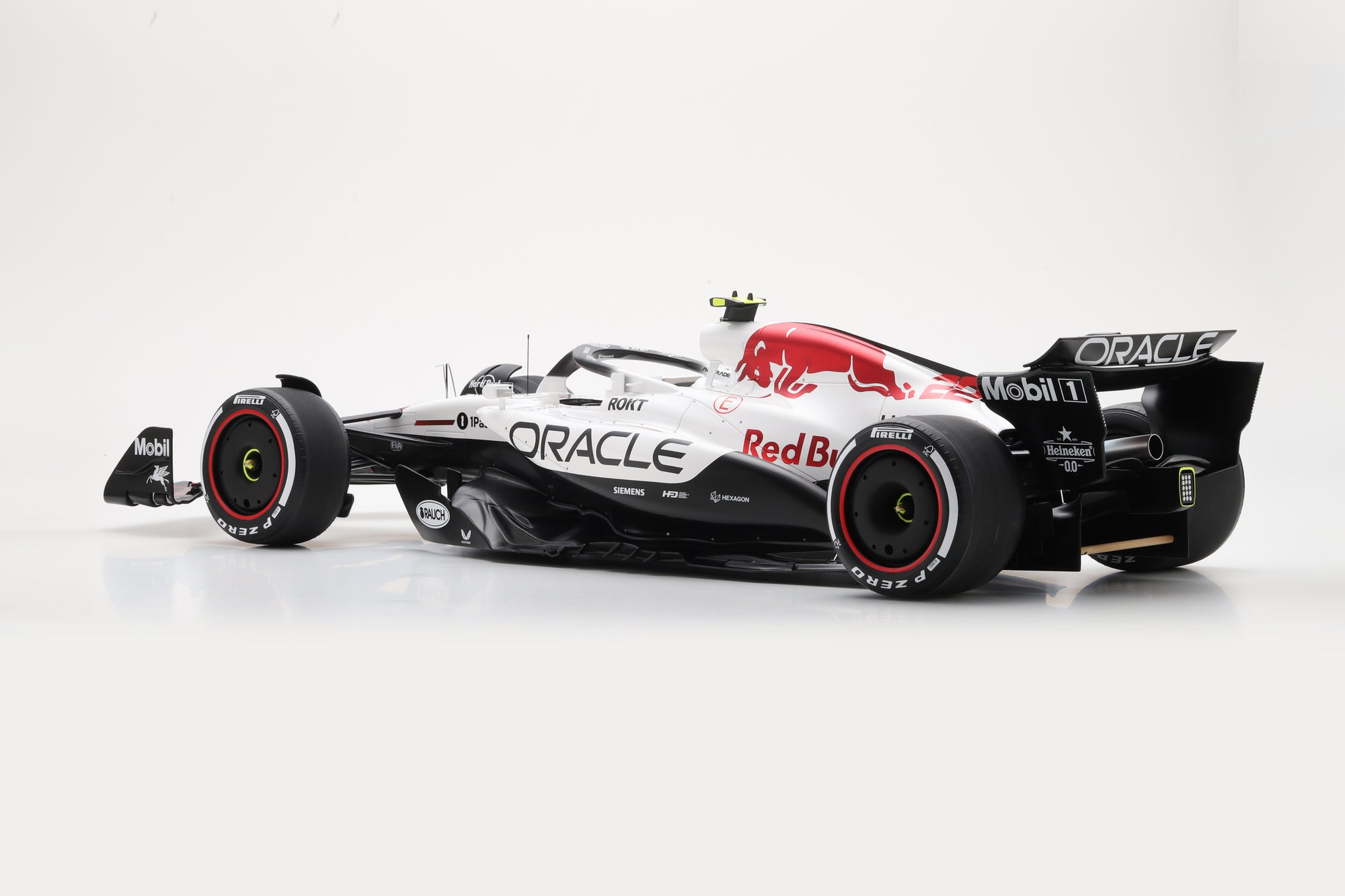 Red Bull Racing RB21 No.22 Oracle Red Bull Racing Japanese GP 2025 Yuki Tsunoda