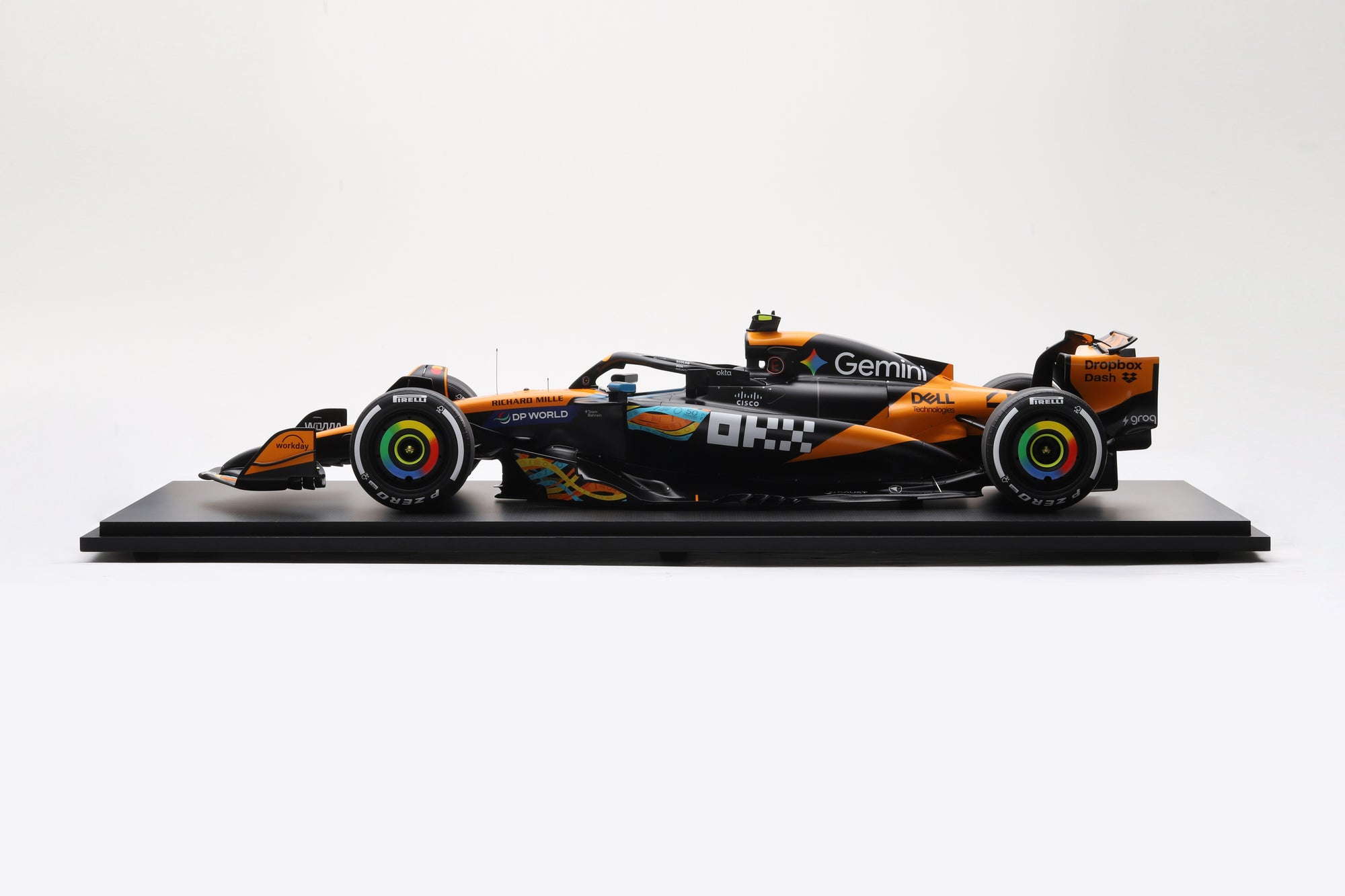 McLaren MCL39 No.4 3rd Abu Dhabi GP 2025 Lando Norris F1 Drivers' World Champion 2025
